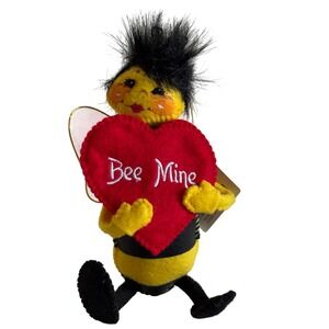Annalee Dolls Bumblebee Mine Valentine Bee Heart Posable Felt Doll 2020 110320